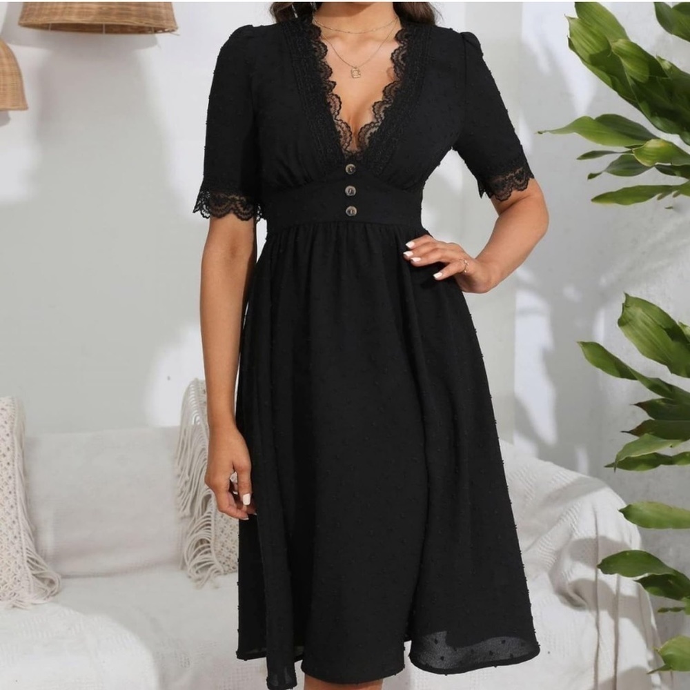 NWT MUANGAN Women’s V Neck Black Lace Midi Dress Size Large (US 6/8)